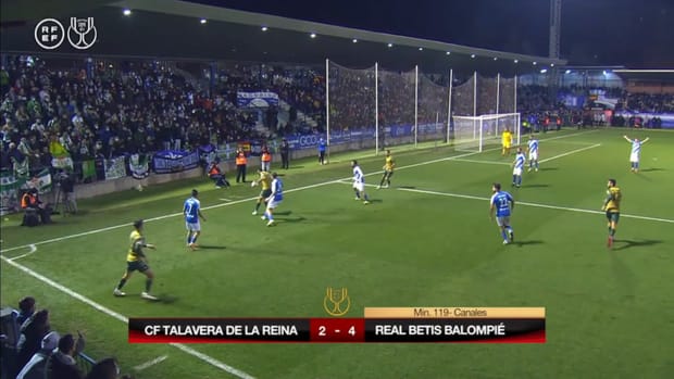 Borja Iglesias’s incredible move to assist Canales